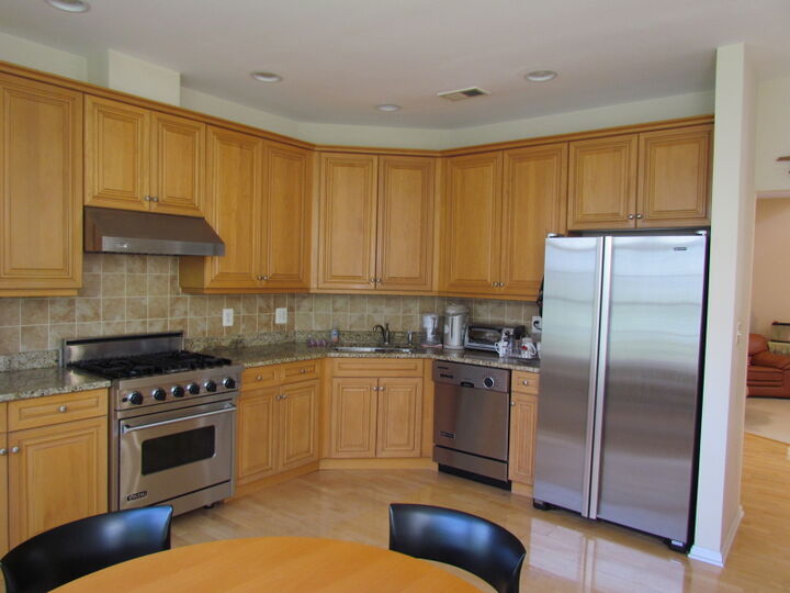 Property Photo:  627 Binghampton Ln  NJ 07039 