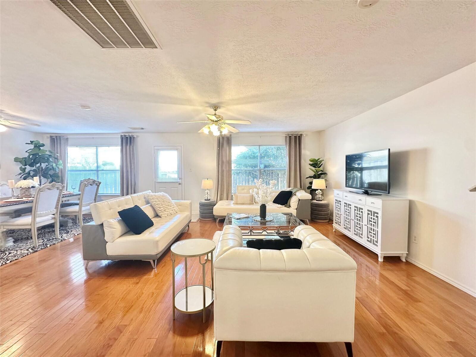 Property Photo:  8223 Golf Green Circle  TX 77036 