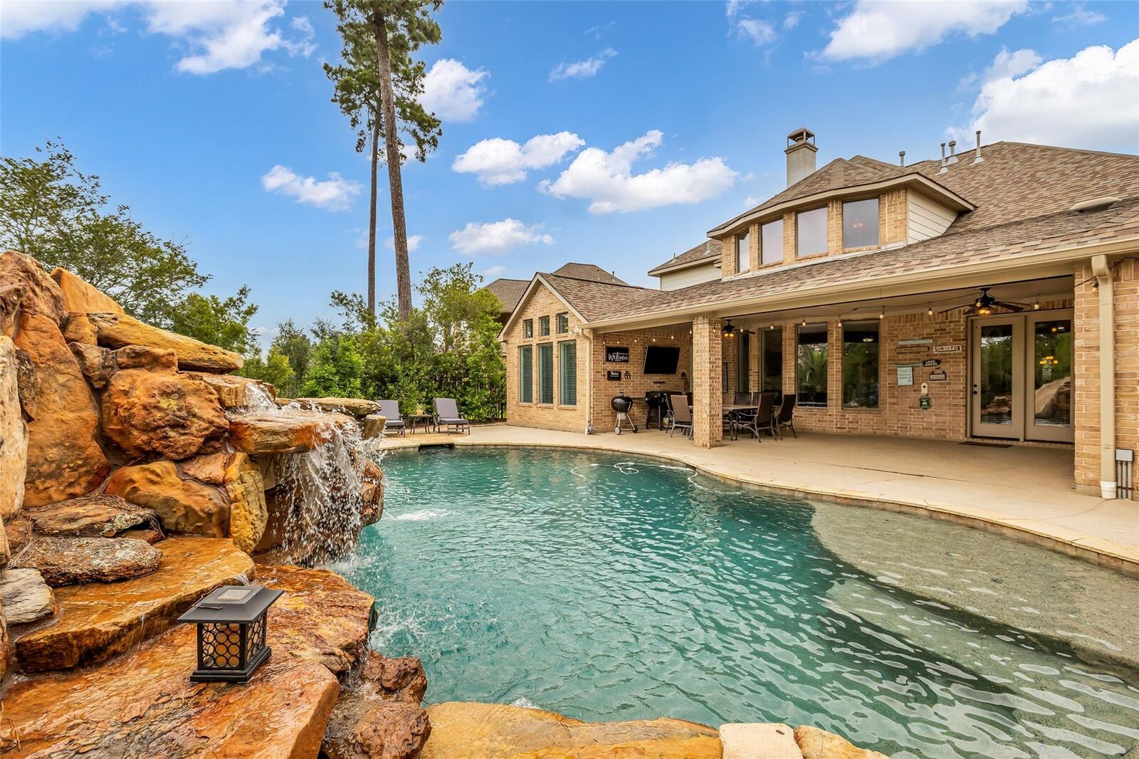 Property Photo: 3 Mosaic Point Place TX 77389
