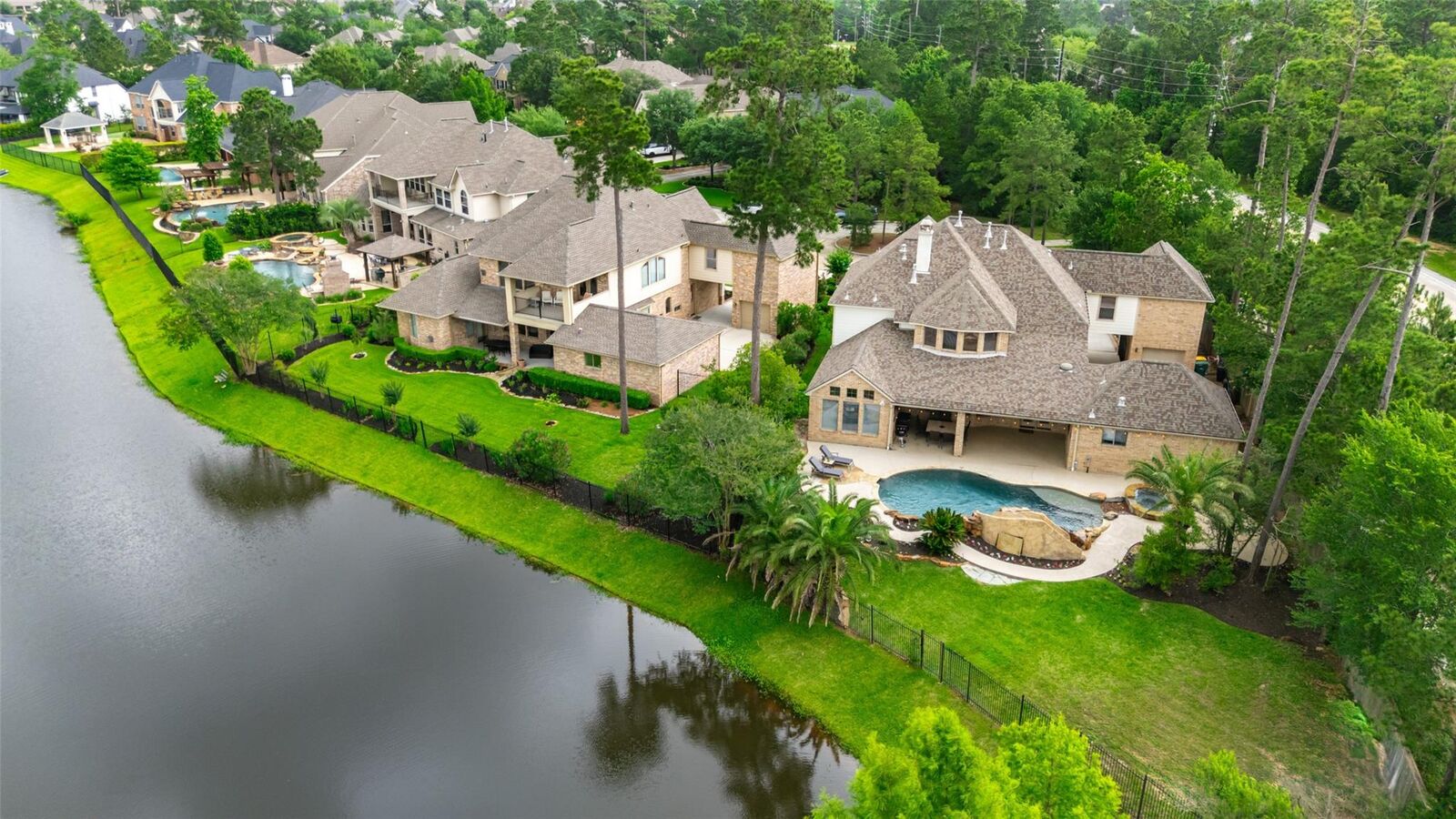 Property Photo: 3 Mosaic Point Place TX 77389