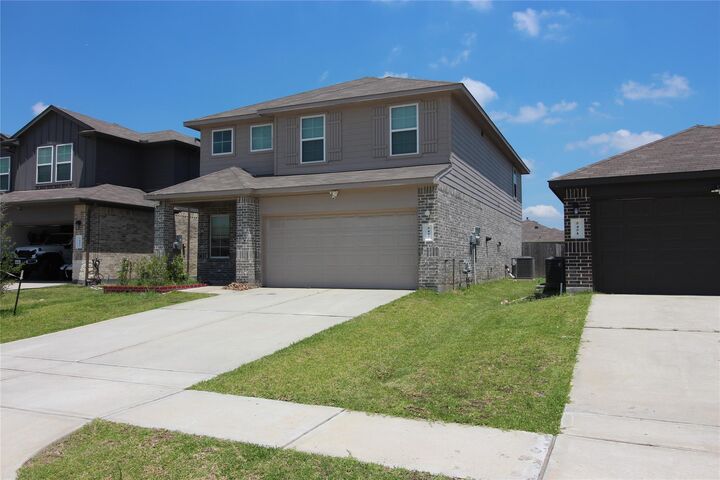 Property Photo: 5447 Tuscany Hills Lane TX 77373