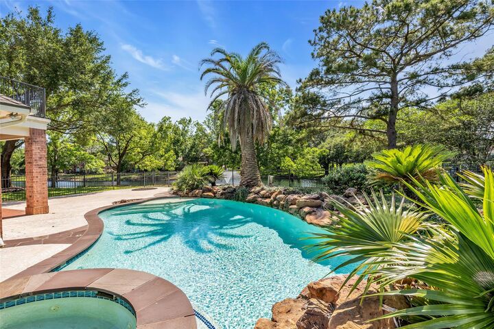 Property Photo:  15935 Lake Loop Drive  TX 77433 