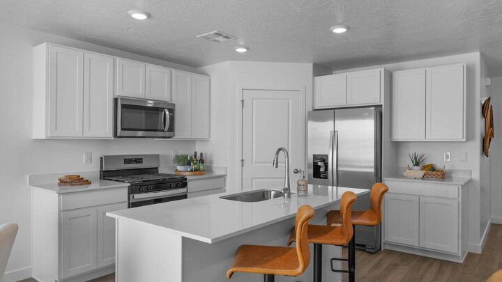 Property Photo:  3252 W Pointe West Way #1063  UT 84721 