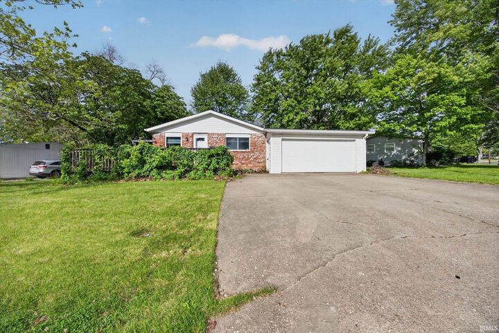 Property Photo:  921 N Blair Avenue  IN 47404 