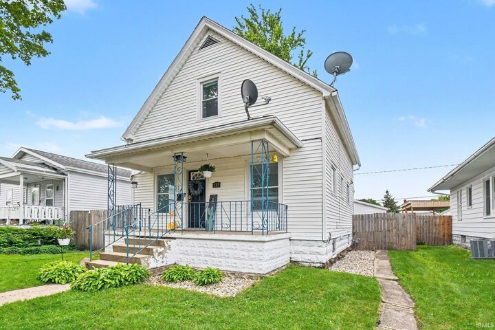 Property Photo:  115 E 11th Street  IN 46544 