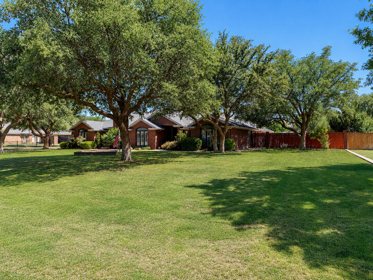 Property Photo: 8401 County Rd 6930 TX 79407