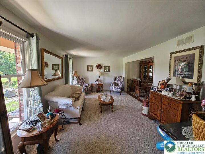 Property Photo:  1625 Rosalie Drive  PA 18055 