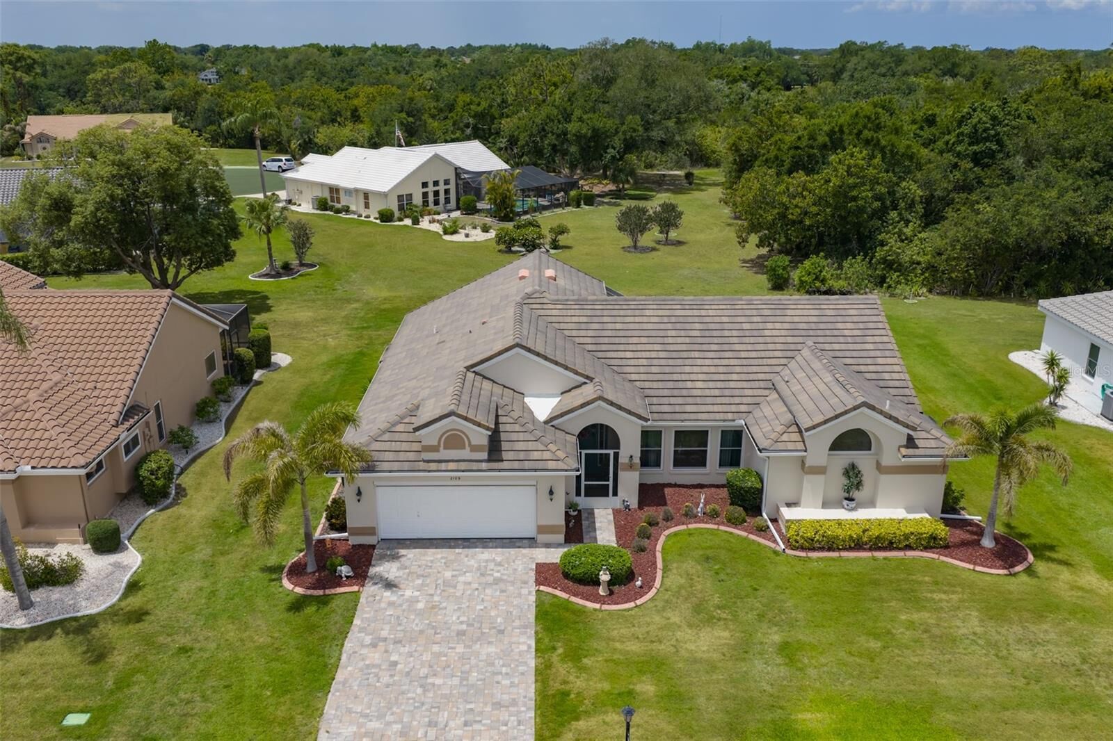 Property Photo:  2109 New Bedford Drive  FL 33573 