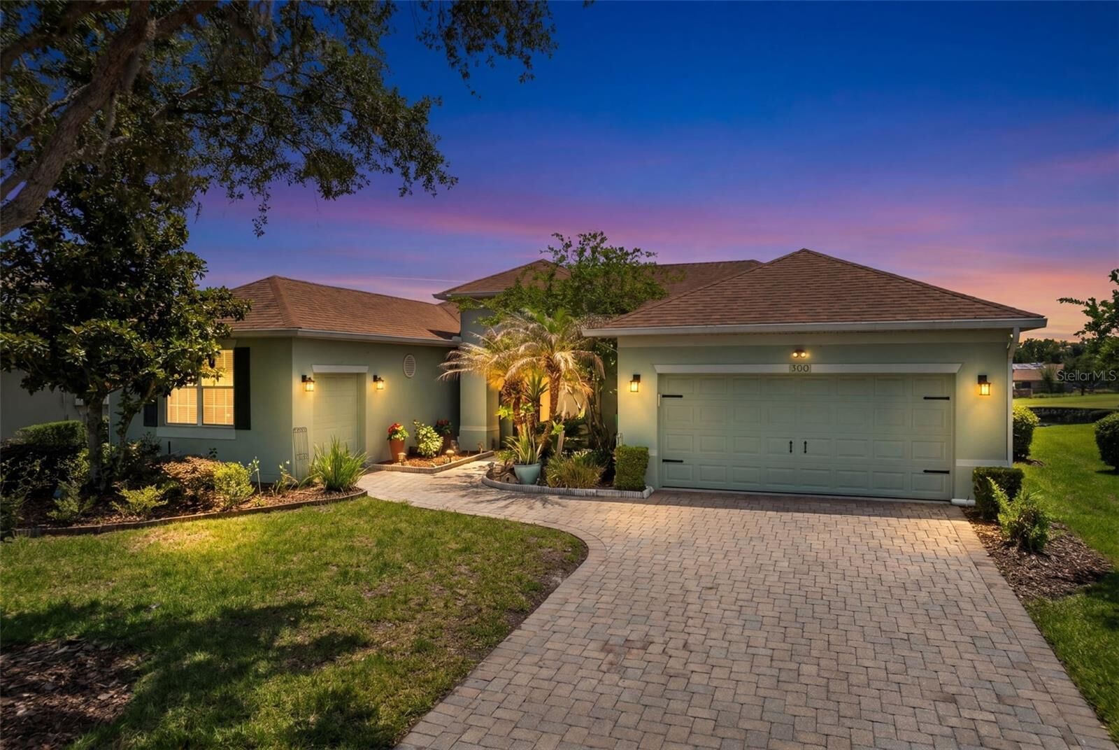 Property Photo:  300 Sorrento Road  FL 34759 