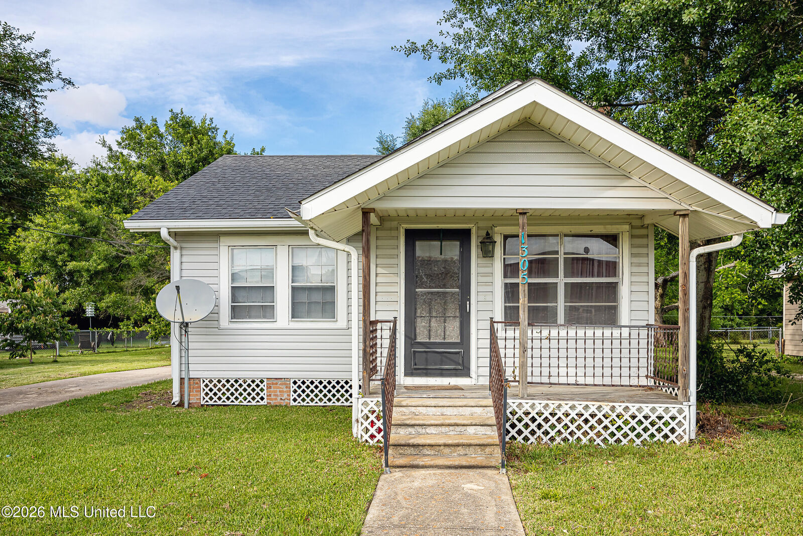Property Photo:  1305 Joe Avenue  MS 39567 