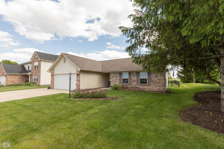 Property Photo:  11011 Oakspring Drive  IN 46239 