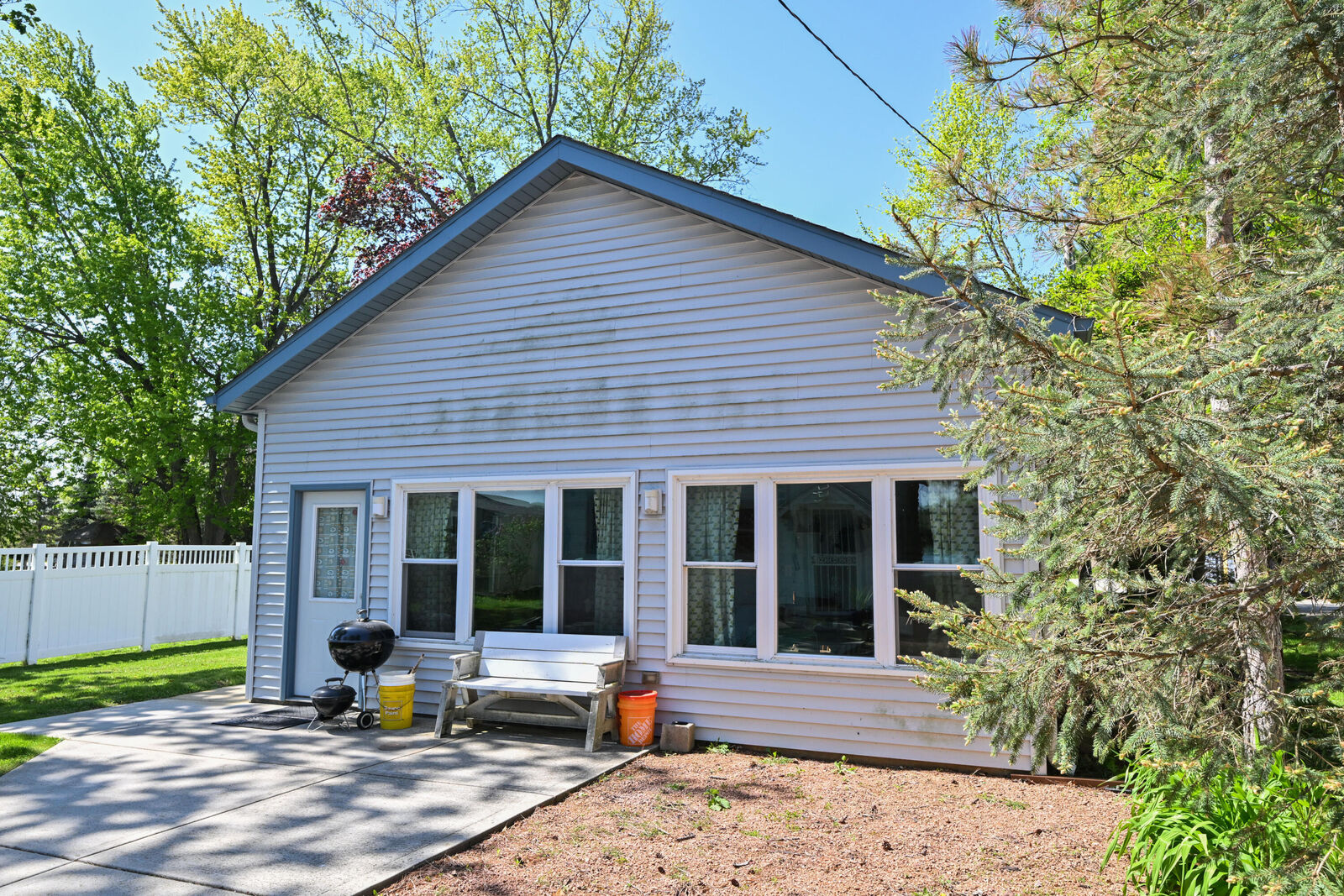 Property Photo:  W944 Shorewood Dr  WI 53120 