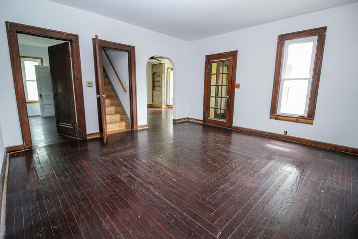 Property Photo:  400 W Peck Avenue  MI 49099 