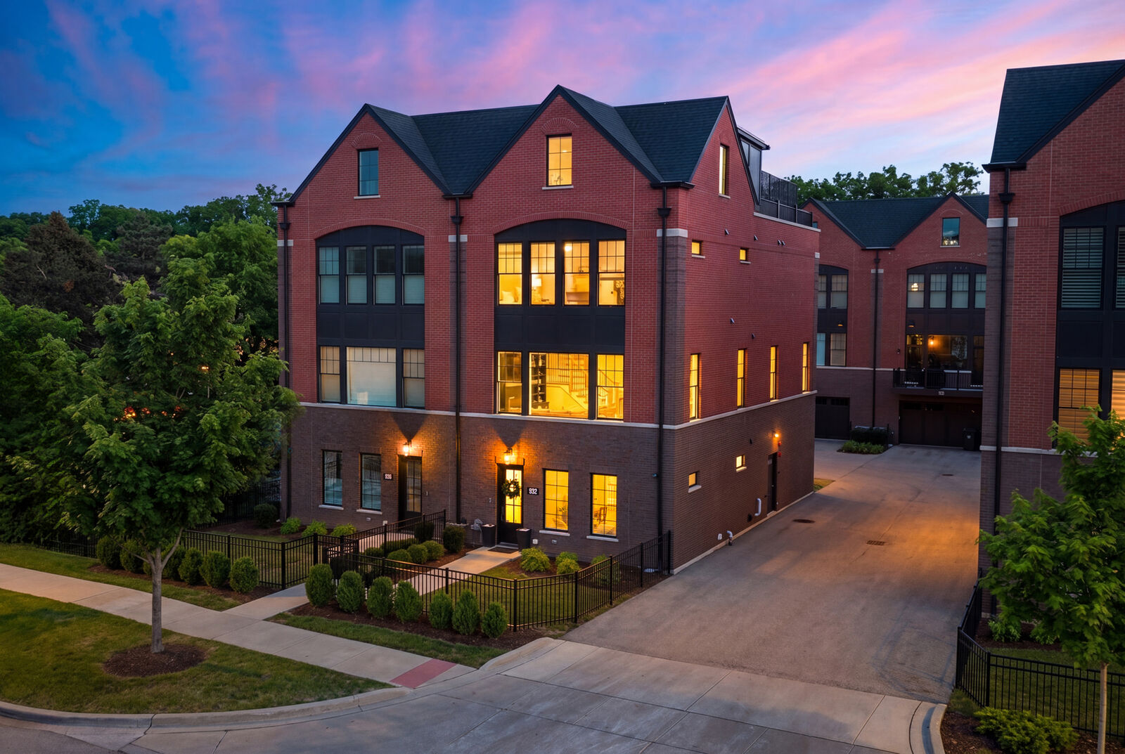 Property Photo:  932 E Chicago Avenue  IL 60540 