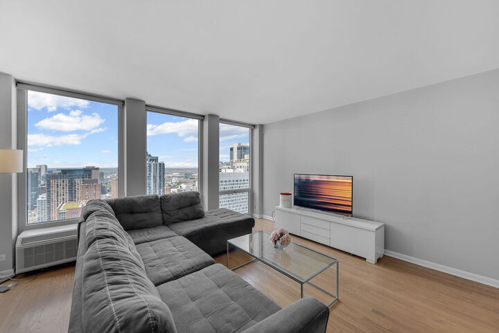 Property Photo:  111 E Chestnut Street 40J  IL 60611 