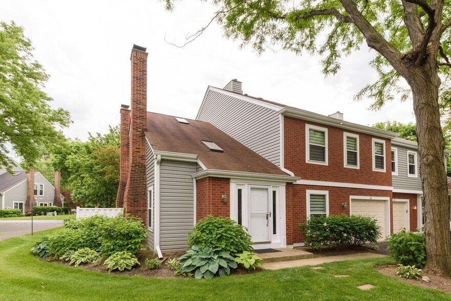 Property Photo:  66 Stonington Drive S 114  IL 60074 