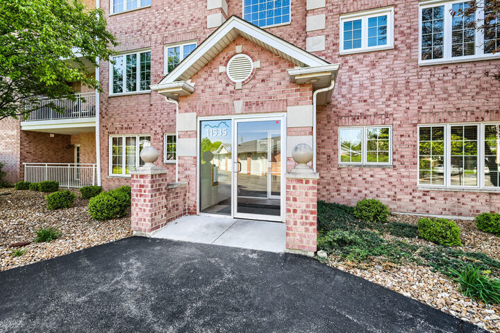 Property Photo:  11535 Settlers Pond Way 2C  IL 60467 