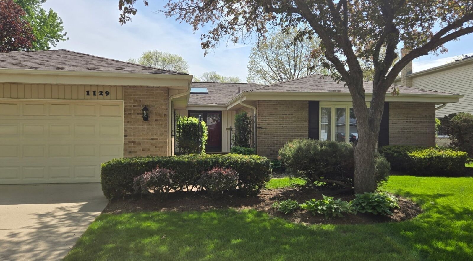 Property Photo:  1129 S Salem Lane  IL 60005 