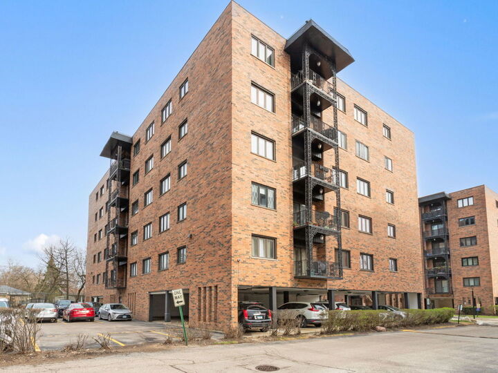 Property Photo: 9332 Landings Lane 203 IL 60016
