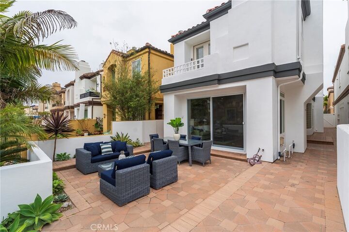 Property Photo:  515 21st Street  CA 92648 