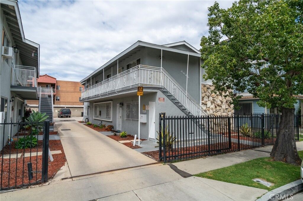 Property Photo: 6645 Hammond Avenue CA 90805