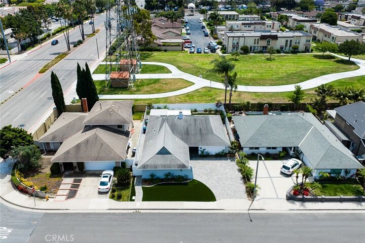 Property Photo:  9952 Effingham  CA 92646 