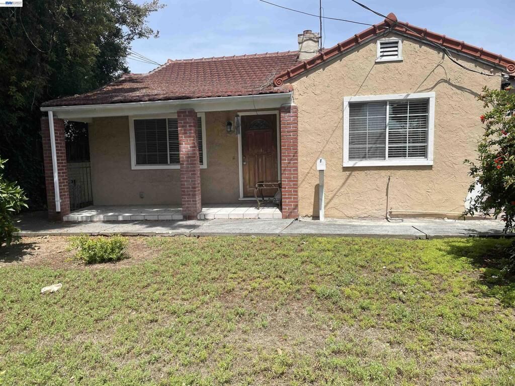 Property Photo:  34618 Fremont Blvd  CA 94555 