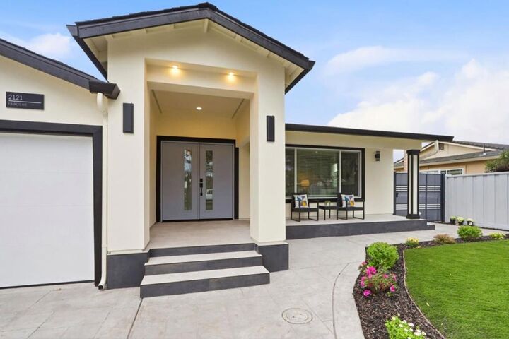 Property Photo:  2121 Francis Avenue  CA 95051 