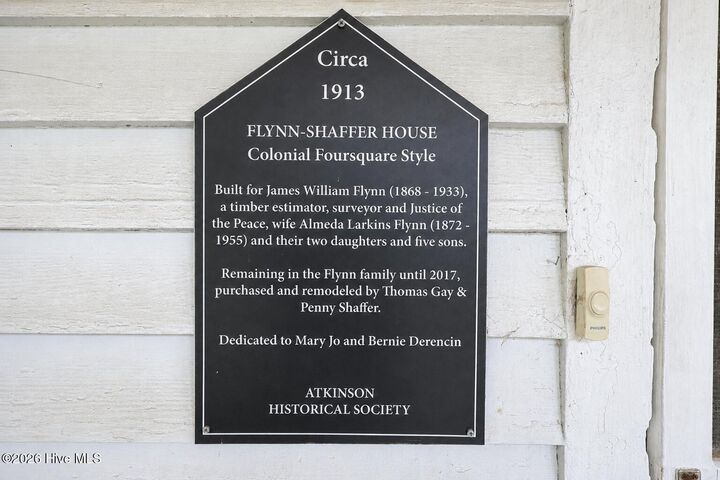 Property Photo:  112 N College Street  NC 28421 