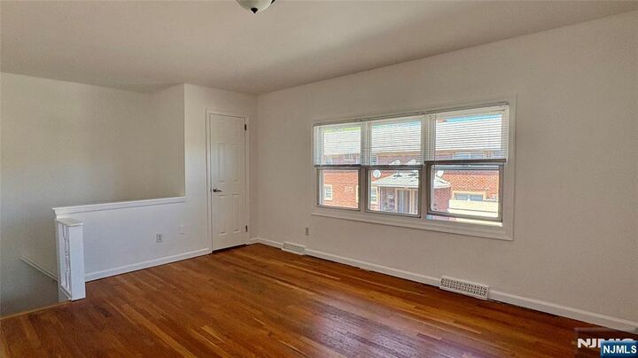 Property Photo:  299 Main Street 2  NJ 07644 