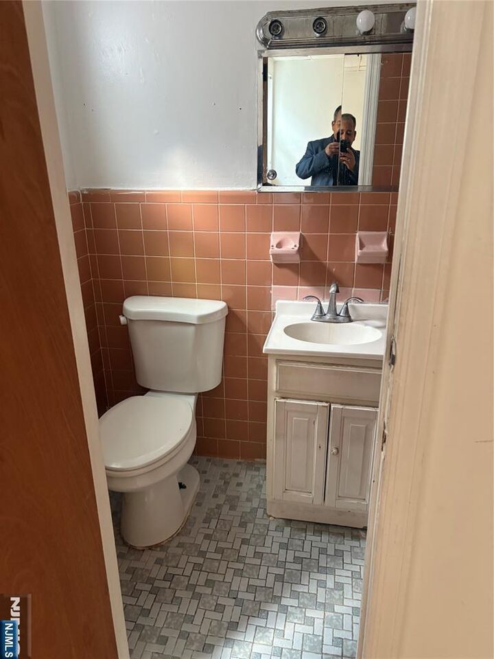 Property Photo:  639 Palisade 1  NJ 07010 