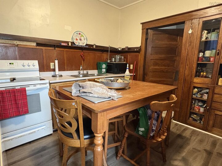 Property Photo:  143 Mackay Street  NS B0K 1S0 