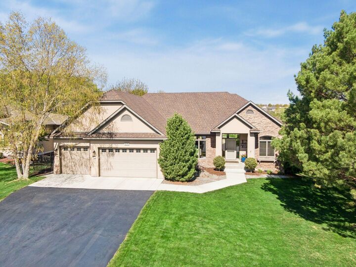 Property Photo:  1676 Isabella Parkway  MN 55318 