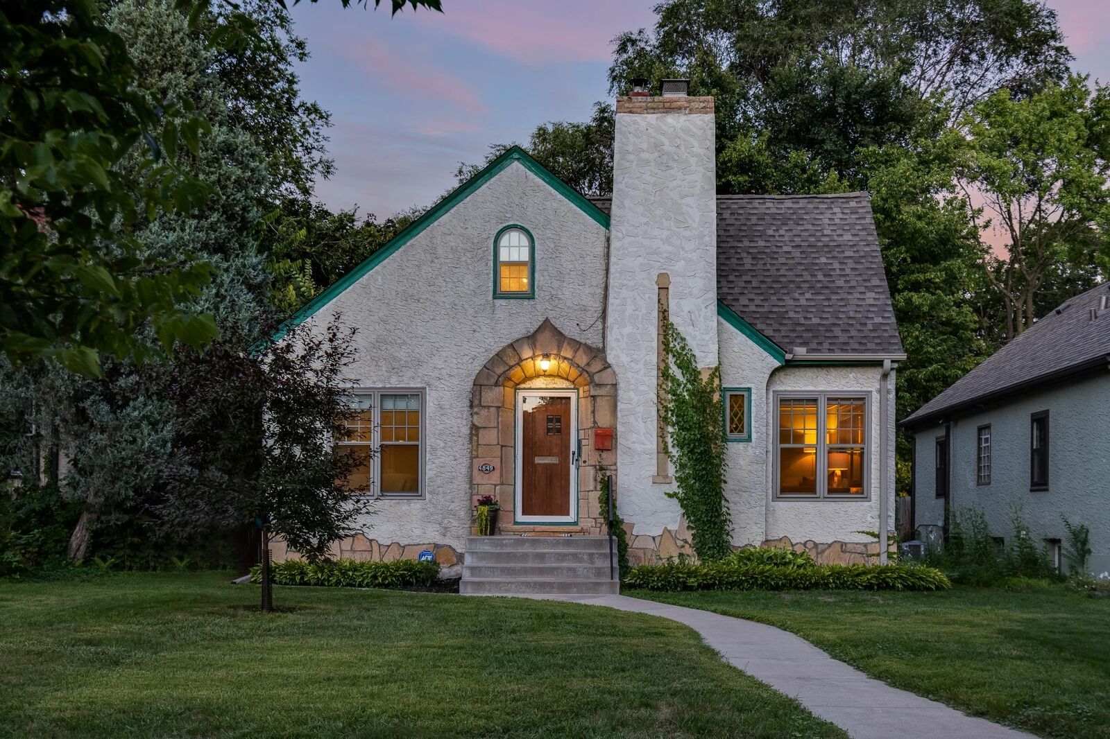 Property Photo: 4849 Portland Avenue MN 55417