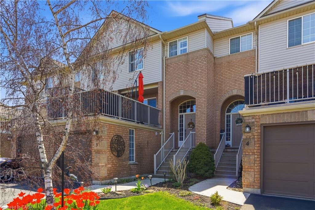 Property Photo:  176 Livingston Avenue 3  ON L3M 5P1 