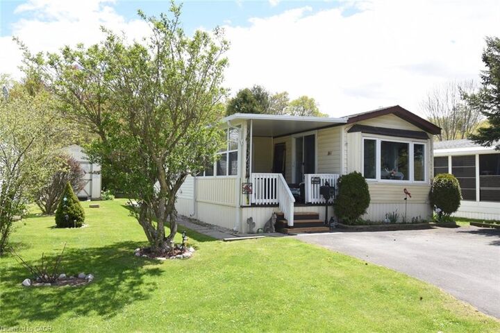 Property Photo:  2490 Governors Road 5 Pondview  ON  