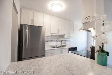 Property Photo:  579 Clare Avenue 501  ON L3C 3B7 