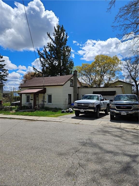 Property Photo:  20 Foell Street  ON N3A 2V3 