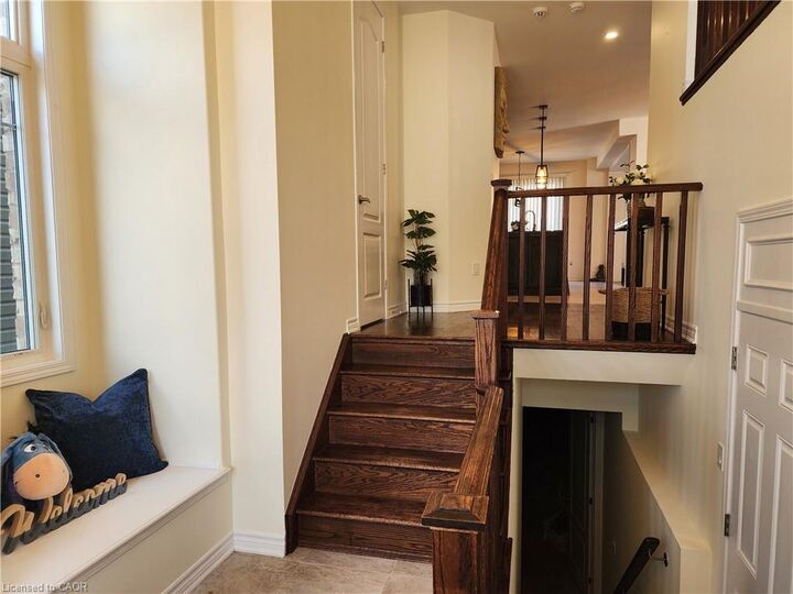 Property Photo:  259 Grovehill Crescent  ON N2R 0K8 