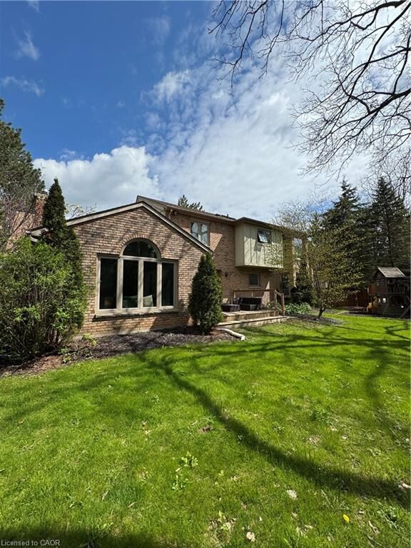 Property Photo:  15 Shepherd Green  ON L9G 4R9 