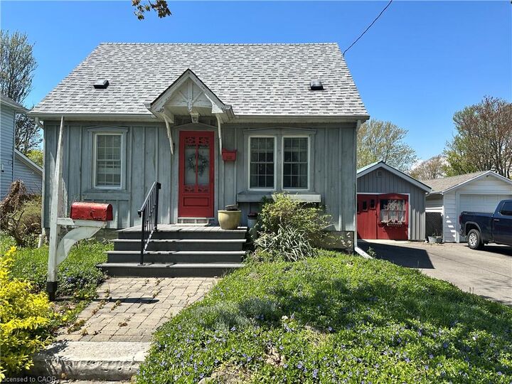 Property Photo:  618 Pine Street  ON N1A 2M2 