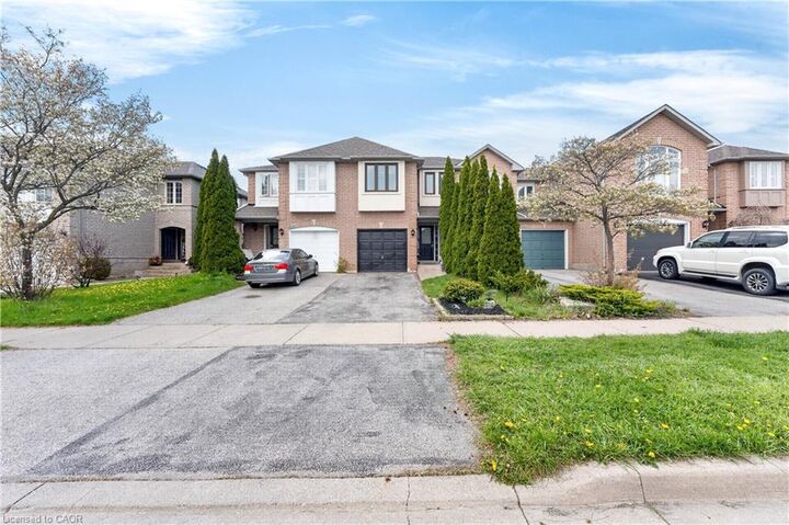 Property Photo:  2067 Golden Orchard Trail  ON L6M 3N5 