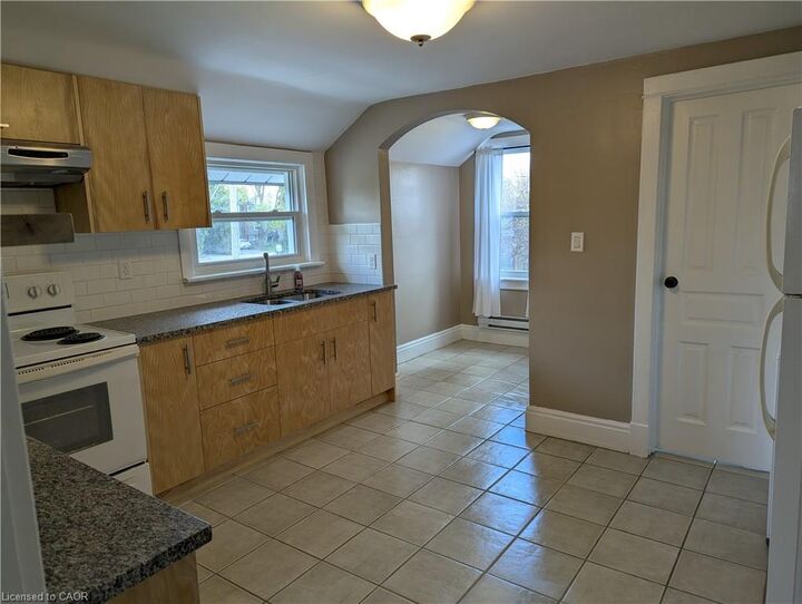 Property Photo:  221 Dundas Street N 3  ON N1R 5P5 