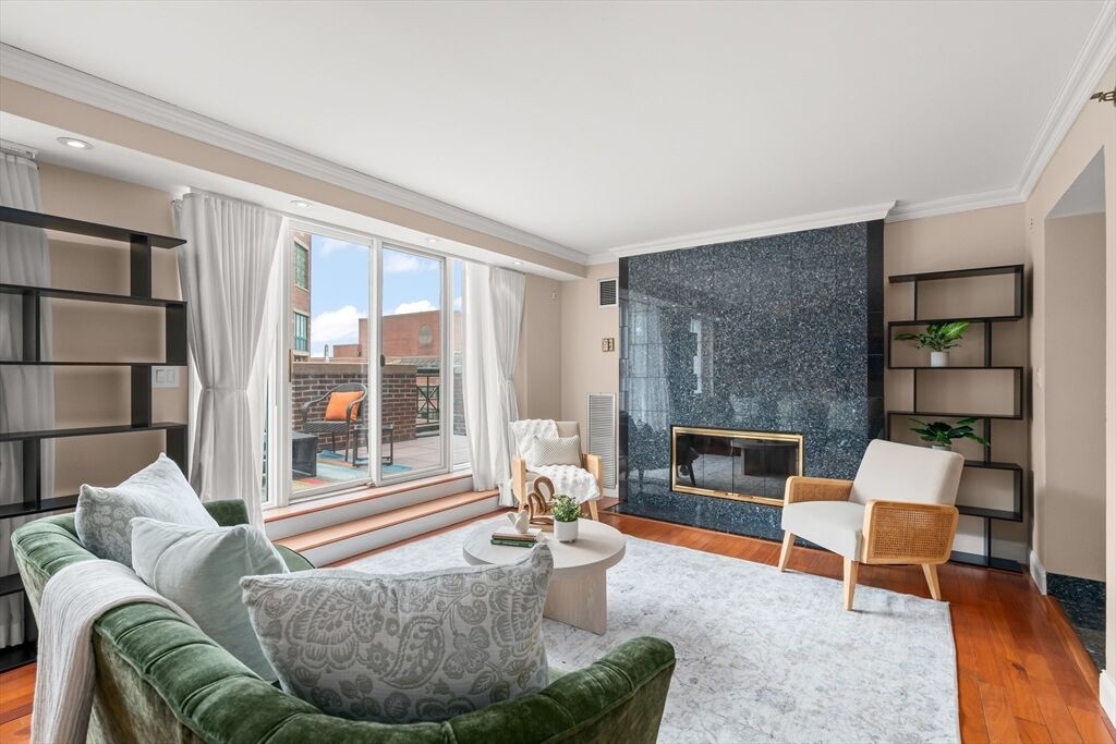 Property Photo:  10 Rogers St Ph19  MA 02142 