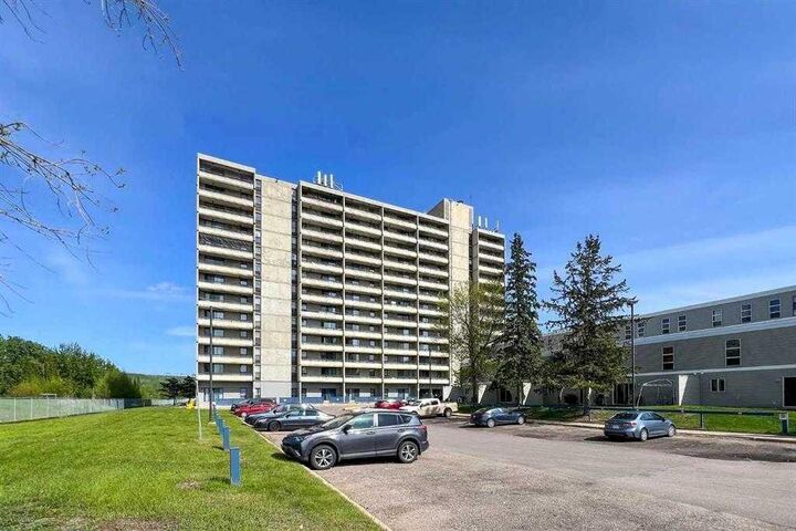 13221 Macdonald Drive 900 — photo 1