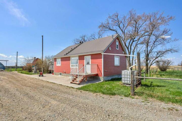 Property Photo:  260035 Twp120 260035  AB T0L 0T0 