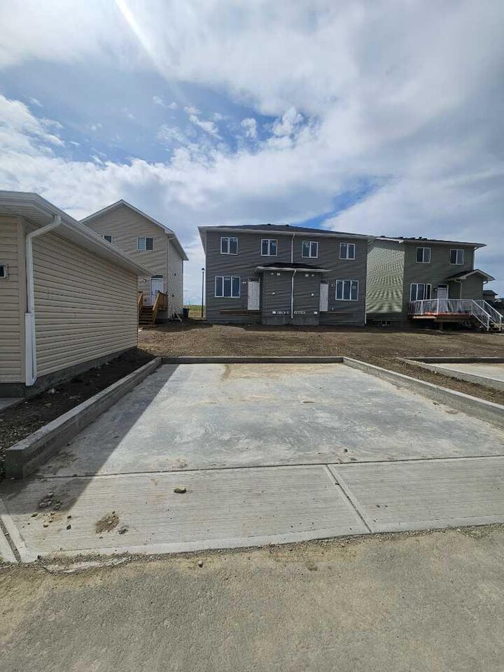 Property Photo:  1935 McCaskill Drive  AB T0M 0S0 