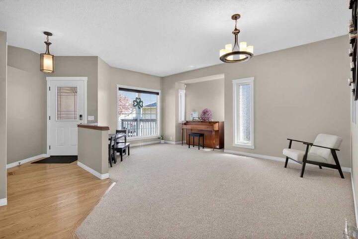 Property Photo:  20 Riverwood Crescent SE  AB T2C 4B1 