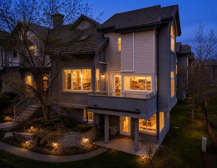 Property Photo:  5616 14 Avenue SW 1  AB T3H 3P9 