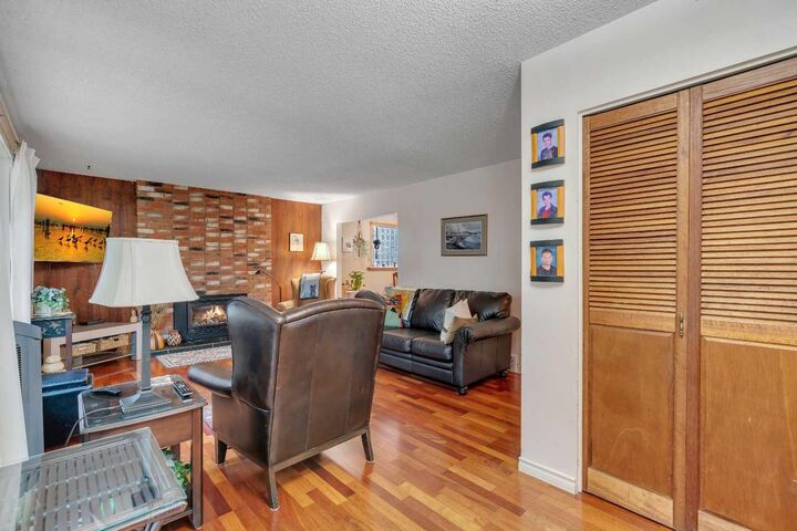Property Photo:  4623 31 Avenue NE  AB T1Y 1G8 